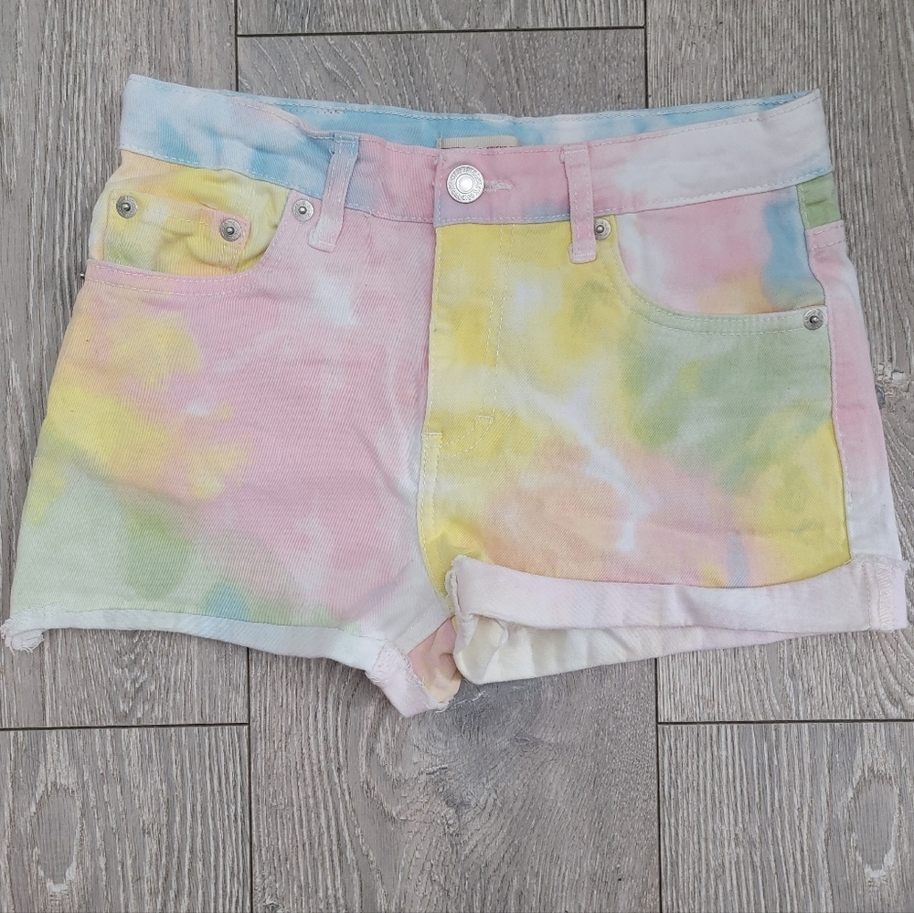 Levi's "Shorty Short" Shorts